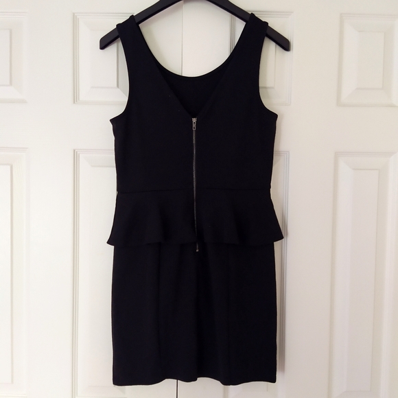 Black Sleeveless Peplum Dress - Picture 7 of 7